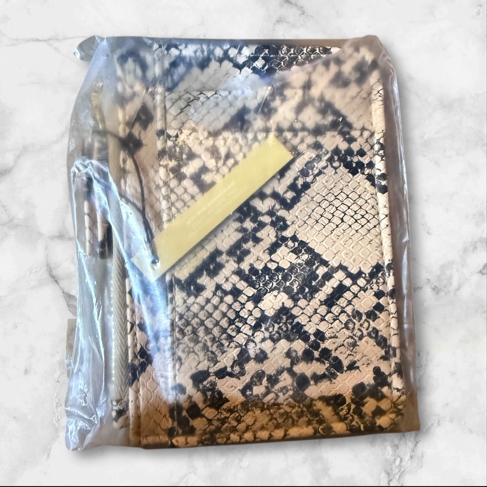 Fun assorted bundle - Picture 2 of 2